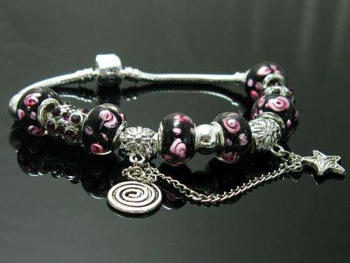 ***STUNNING*** sterling silver pardora bracelet - Black and Pink